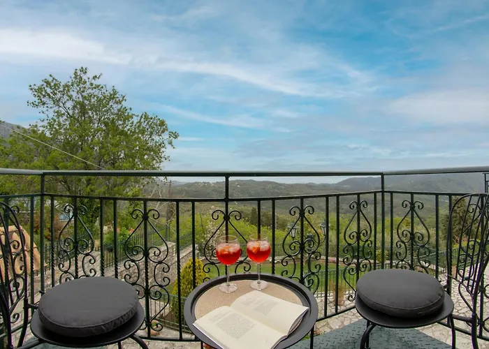 Orizon Living Lefkada ヴィラ Vavkerí